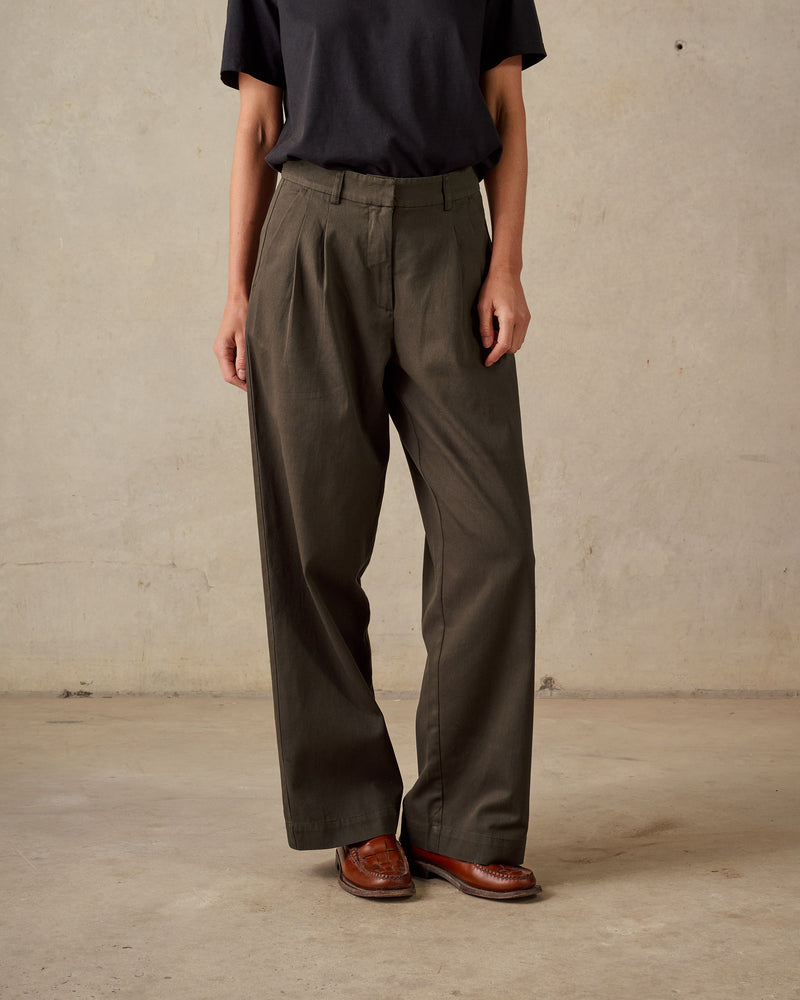 Double Pleated Twill Pants